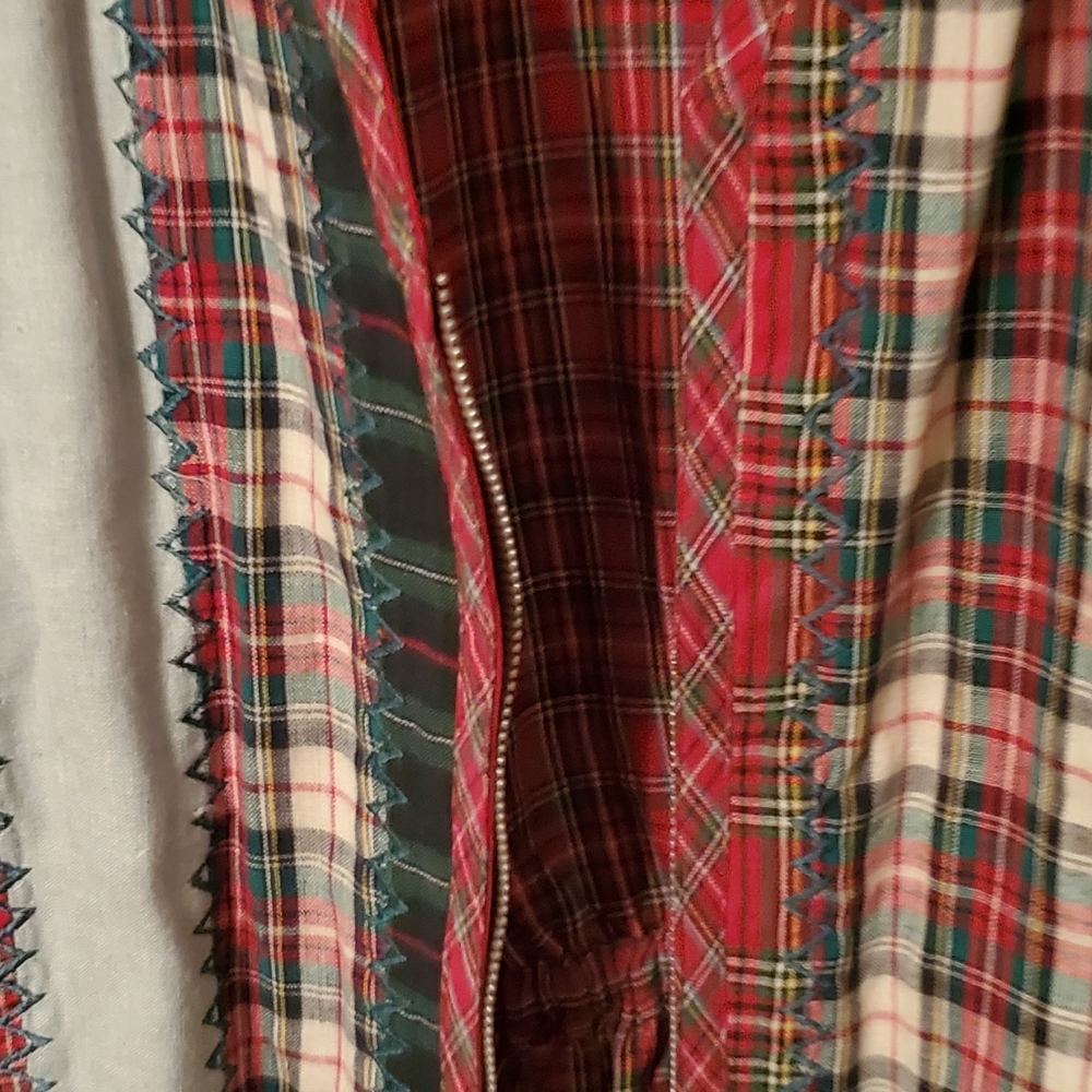 Studio Collection Christmas Vest - Picture 2 of 3